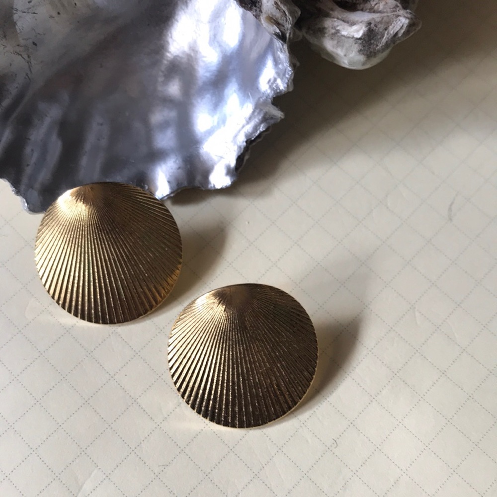 Vintage Gold Shell Earrings
